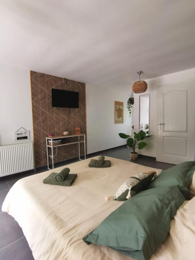 Malansac Les Lits De L'Arz Bed & Breakfast エクステリア 写真